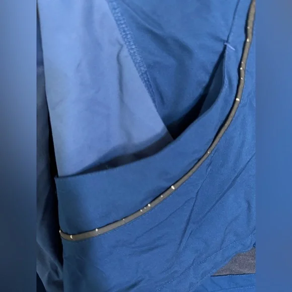 Lululemon Running Jacket - Excellent Used Condition - Picture 4 of 7